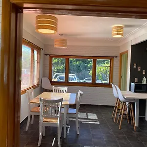 Art Deco 2 Bedroom House Holiday home